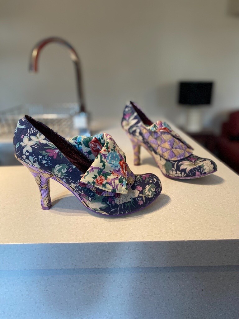 irregular choice size 40